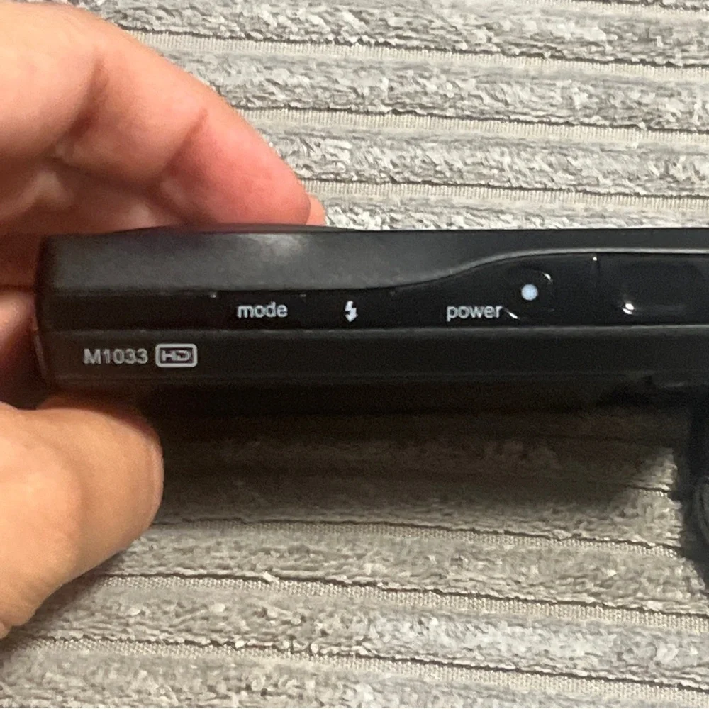 Kodak Black Digital Camera with Kastar Battery Charger - Picture 6 of 13